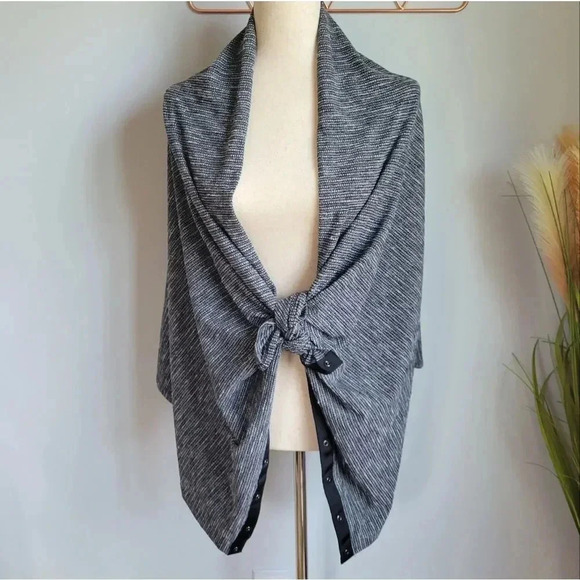 Lululemon, Vinyasa Scarf Coco Pique Black White Customizable Snap Knit Wrap - Picture 9 of 13
